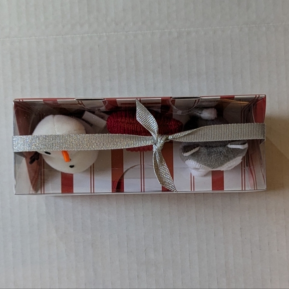 Hallmark Happy Go Luckys Winter Fun Happy Pack Holiday Special Edition - Picture 5 of 7